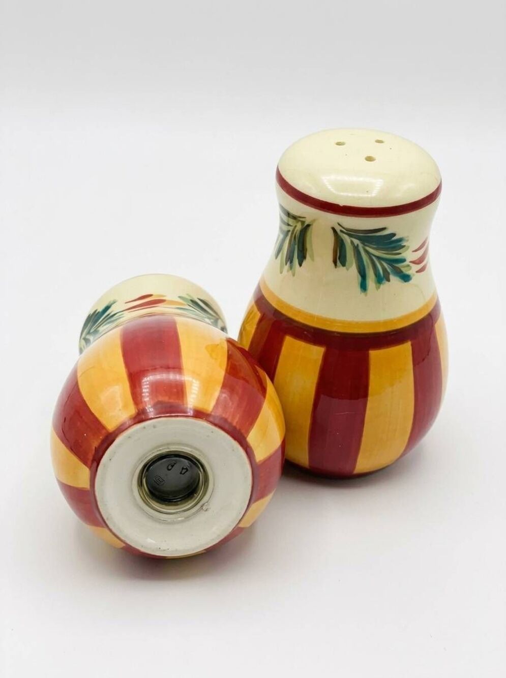 🔺️Southern Living Gail Pittman Salt & Pepper Shaker Set